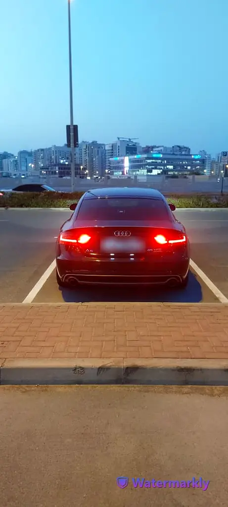 Audi A5 Sportback S Line 2.0T GCC | Lady Driven | Well Maintained - Image 4