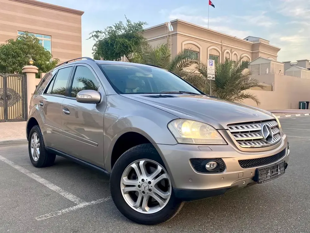 2006 MERCEDES ML-350 AMG 4MATIC  || GCC FULL AGENCY SERVICE || ORIGINAL PAINT || ONE OWNER ONLY - Image 4
