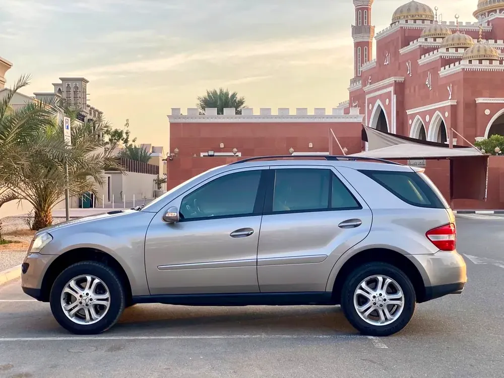 2006 MERCEDES ML-350 AMG 4MATIC  || GCC FULL AGENCY SERVICE || ORIGINAL PAINT || ONE OWNER ONLY - Image 8