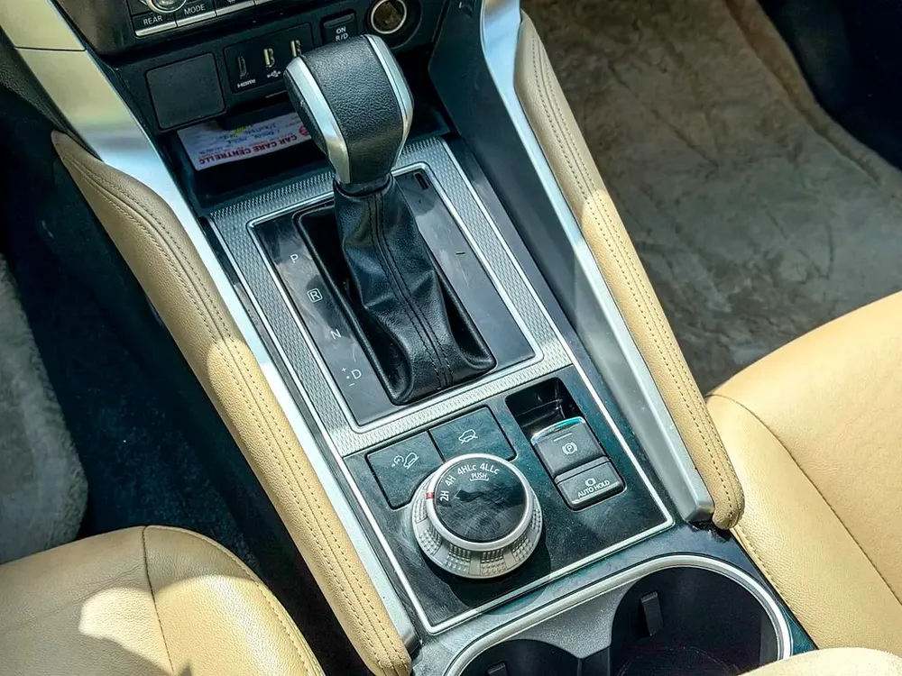 MITSUBISHI MONTERO SPORT 2023 GCC (81,844KM) - Image 16