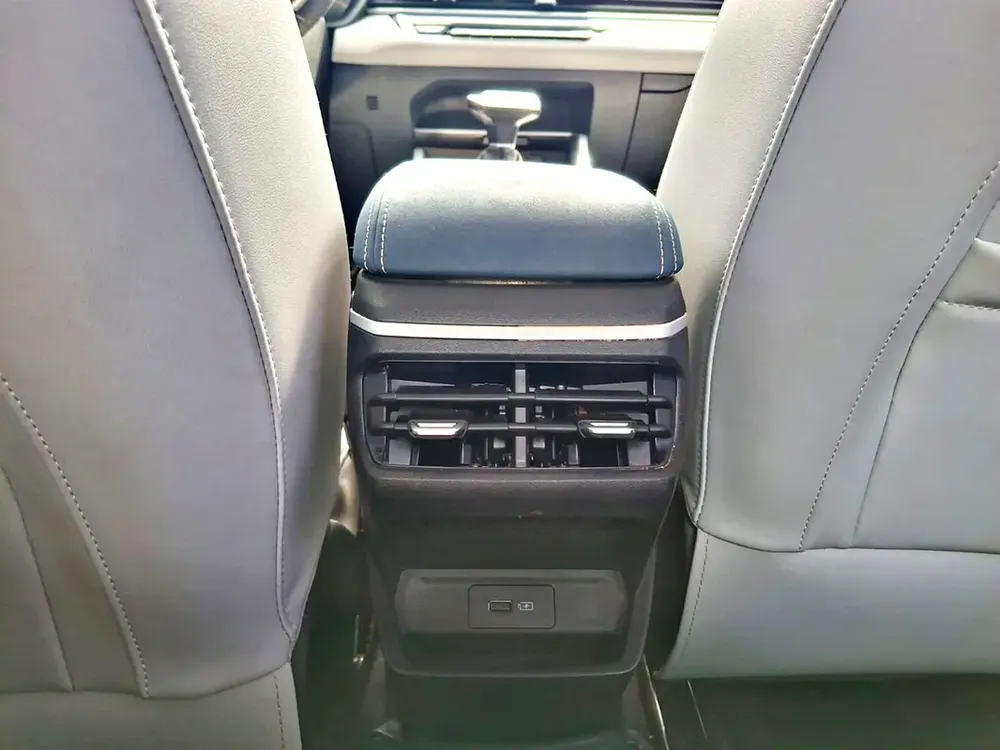GCC SPECS 2024 Geely Emgrand GS Sport Full AVAILABLE IN CASH AND BANK FINANCE WITH 0 DOWNPAYMENT - Image 13