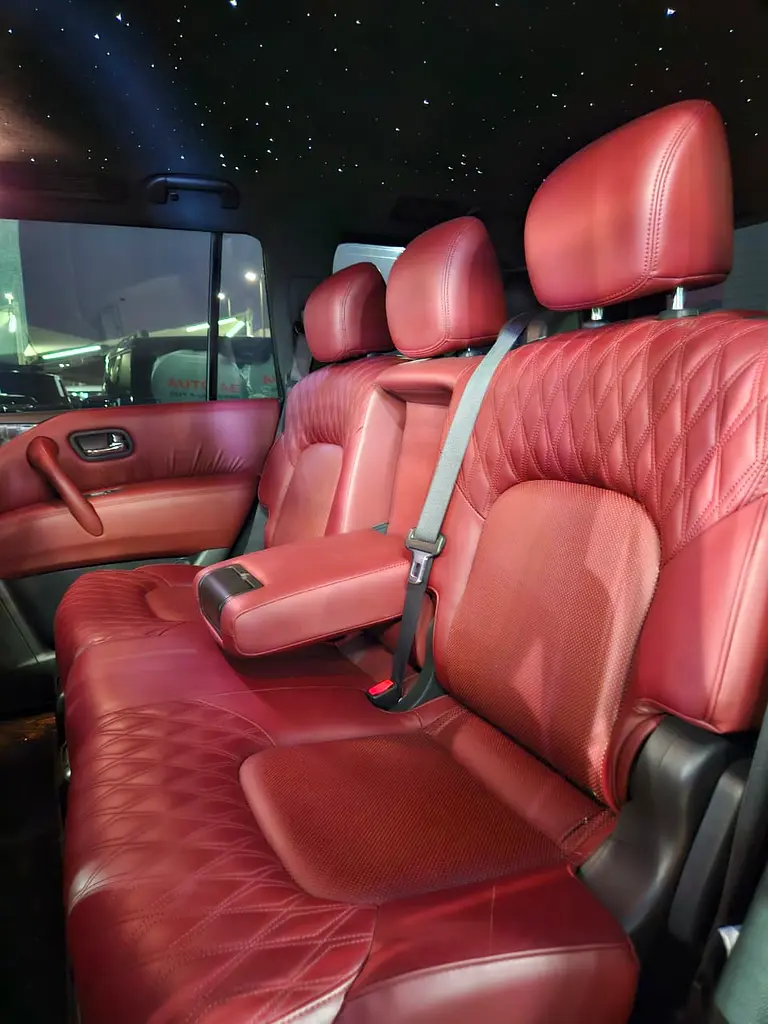 Nissan Patrol Platinum 2023 | V8 400hp | GCC | VIP Custom Interior | Starlight Ceiling - Image 18