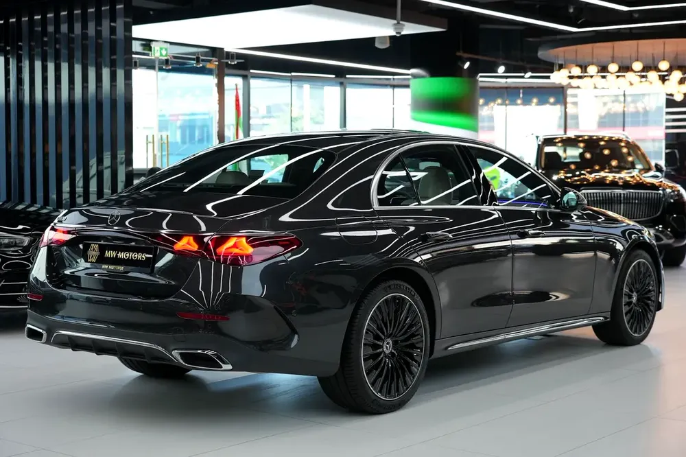 Mercedes-Benz E 300 2026 GCC Specs - Brand New - Image 4