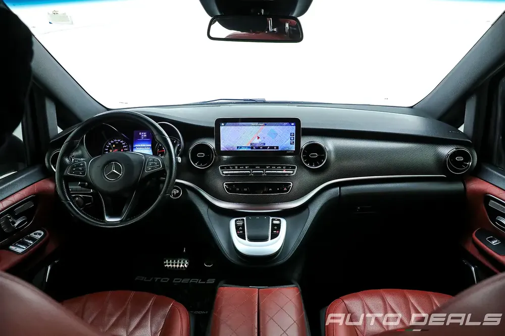 2021 Mercedes Benz Viano V 250 Maybach | GCC Specs | Excellent Condition | VIP Exclusive Interior - Image 10