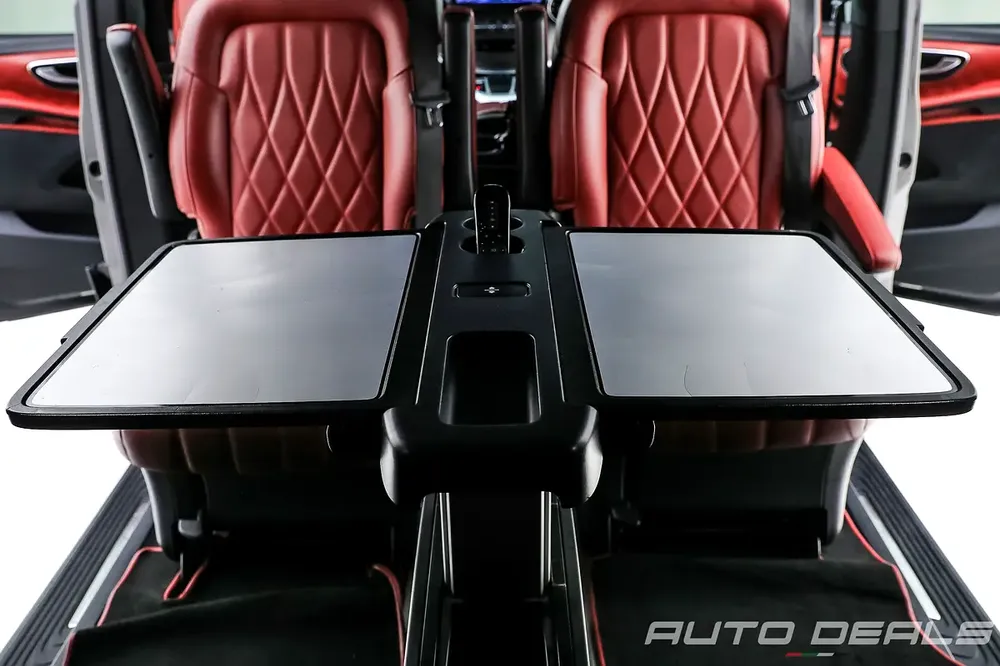 2021 Mercedes Benz Viano V 250 Maybach | GCC Specs | Excellent Condition | VIP Exclusive Interior - Image 18