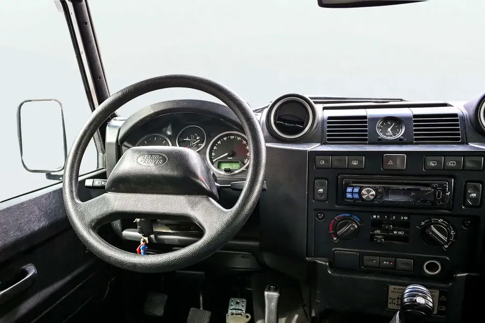 2012 Land Rover Defender 110 Station Wagon 2.2L | GCC Specifications - Image 10