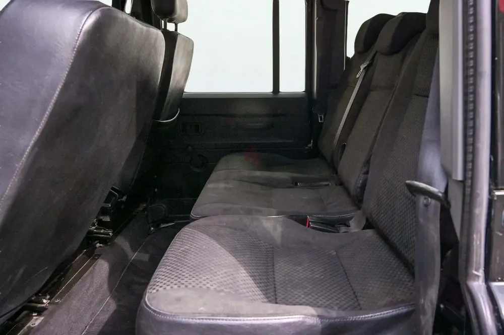2012 Land Rover Defender 110 Station Wagon 2.2L | GCC Specifications - Image 11