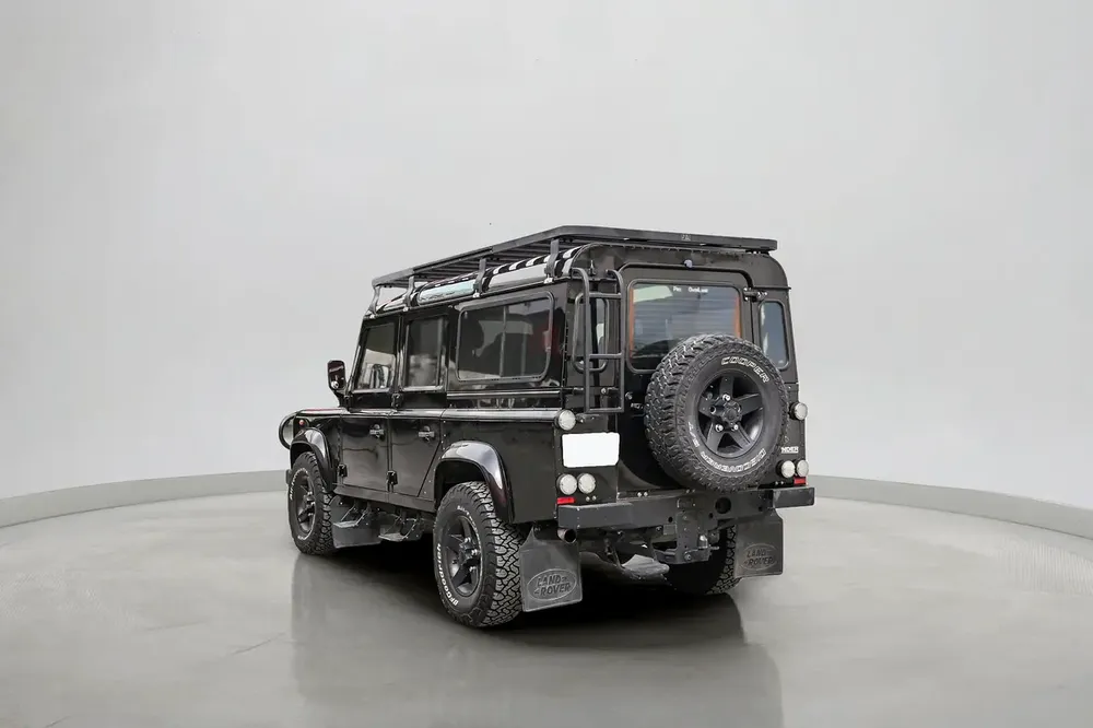 2012 Land Rover Defender 110 Station Wagon 2.2L | GCC Specifications - Image 7