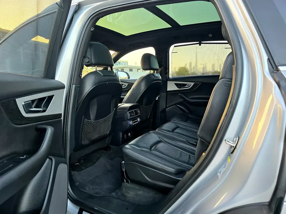 Audi Q7 2018 45TFSI Quattro | 3.0L - 6 Cylinder | 2 Keys | Full Service History | Single Owner | GCC - Image 10