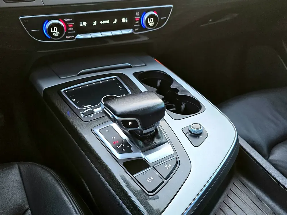 Audi Q7 2018 45TFSI Quattro | 3.0L - 6 Cylinder | 2 Keys | Full Service History | Single Owner | GCC - Image 13