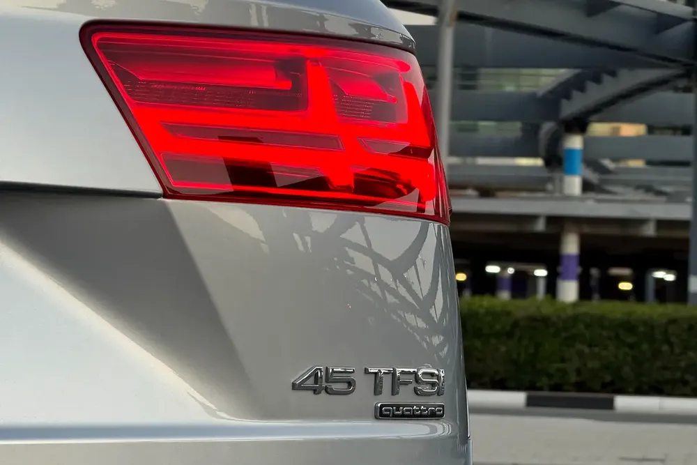 Audi Q7 2018 45TFSI Quattro | 3.0L - 6 Cylinder | 2 Keys | Full Service History | Single Owner | GCC - Image 7