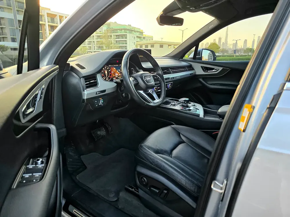 Audi Q7 2018 45TFSI Quattro | 3.0L - 6 Cylinder | 2 Keys | Full Service History | Single Owner | GCC - Image 9