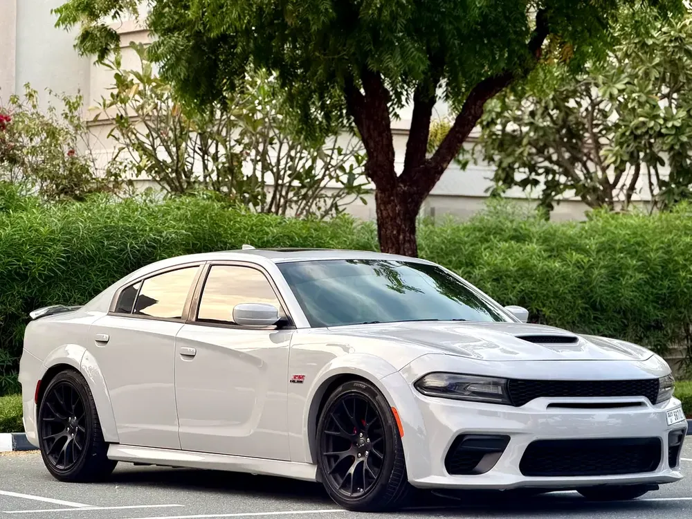 2019 Dodge Charger 6.4L SRT8 Super Bee - In Amazing Condition - Image 4