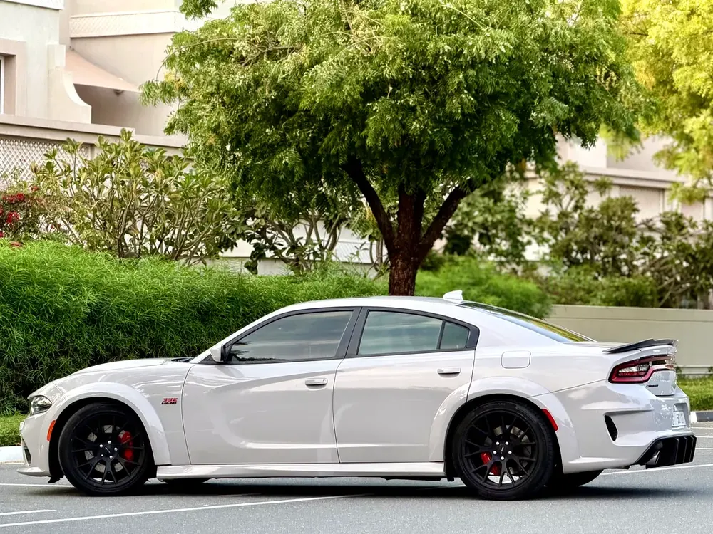2019 Dodge Charger 6.4L SRT8 Super Bee - In Amazing Condition - Image 6