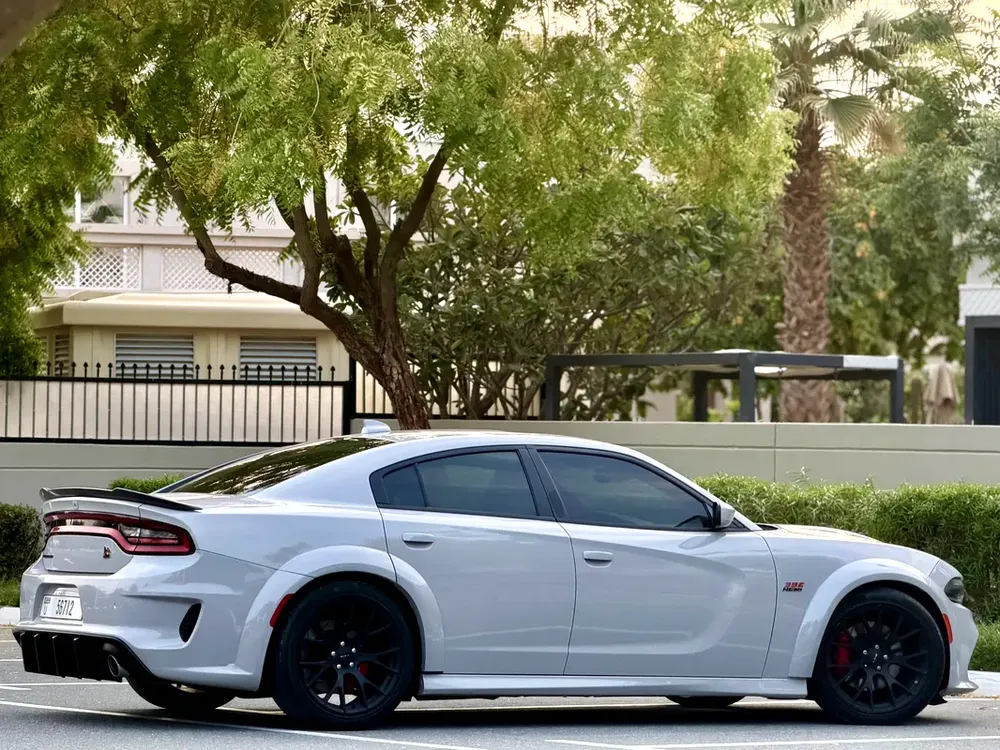 2019 Dodge Charger 6.4L SRT8 Super Bee - In Amazing Condition - Image 9
