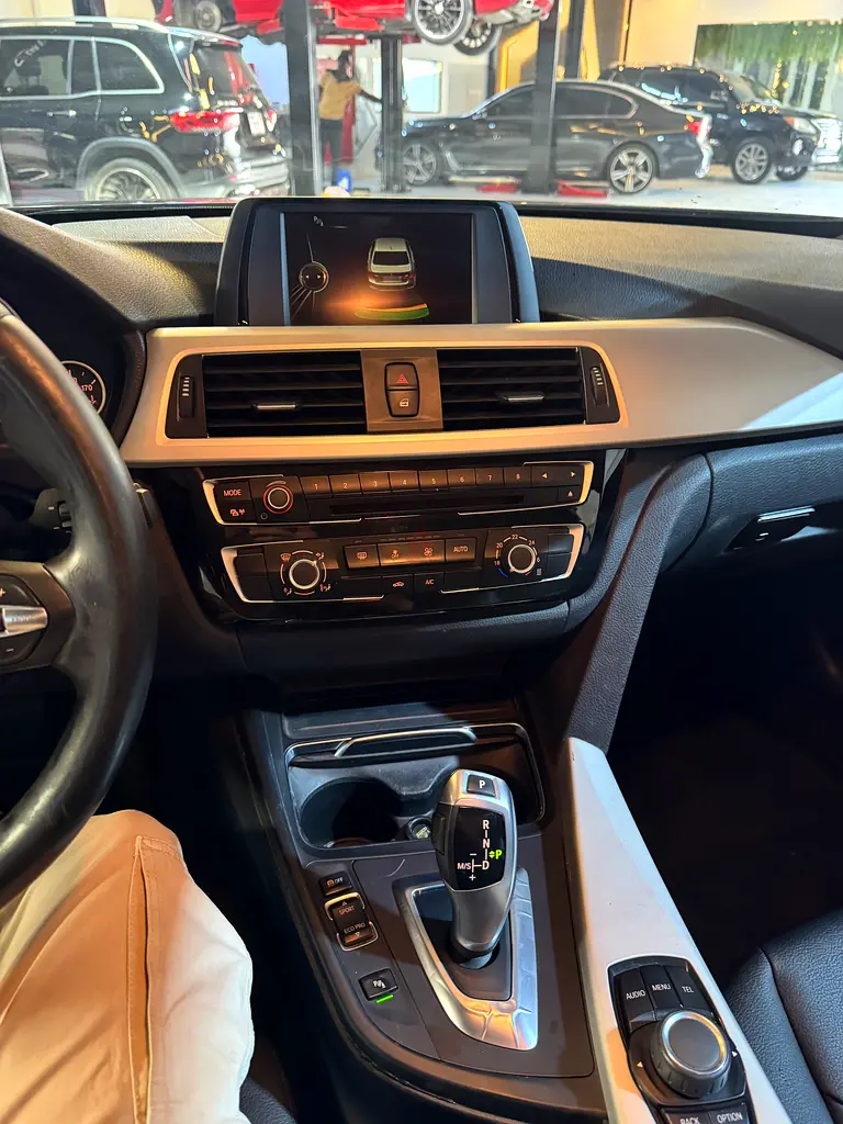 BMW 3 Series 318i 2016 GCC Specs - Image 5