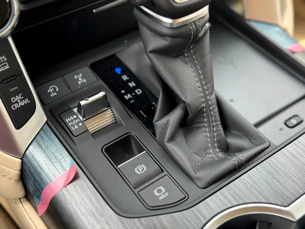 Toyota Land Cruiser VXR HEV 3.5L 2025 GCC Specs - Image 13