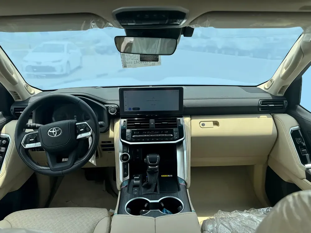 Toyota Land Cruiser VXR HEV 3.5L 2025 GCC Specs - Image 6