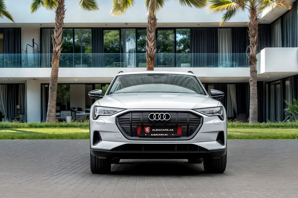3,036 P.M |  E-Tron 55 Quattro Black Edition | 0% Downpayment | E-TRON BLACK EDITION | AGENCY WARRAN - Image 4
