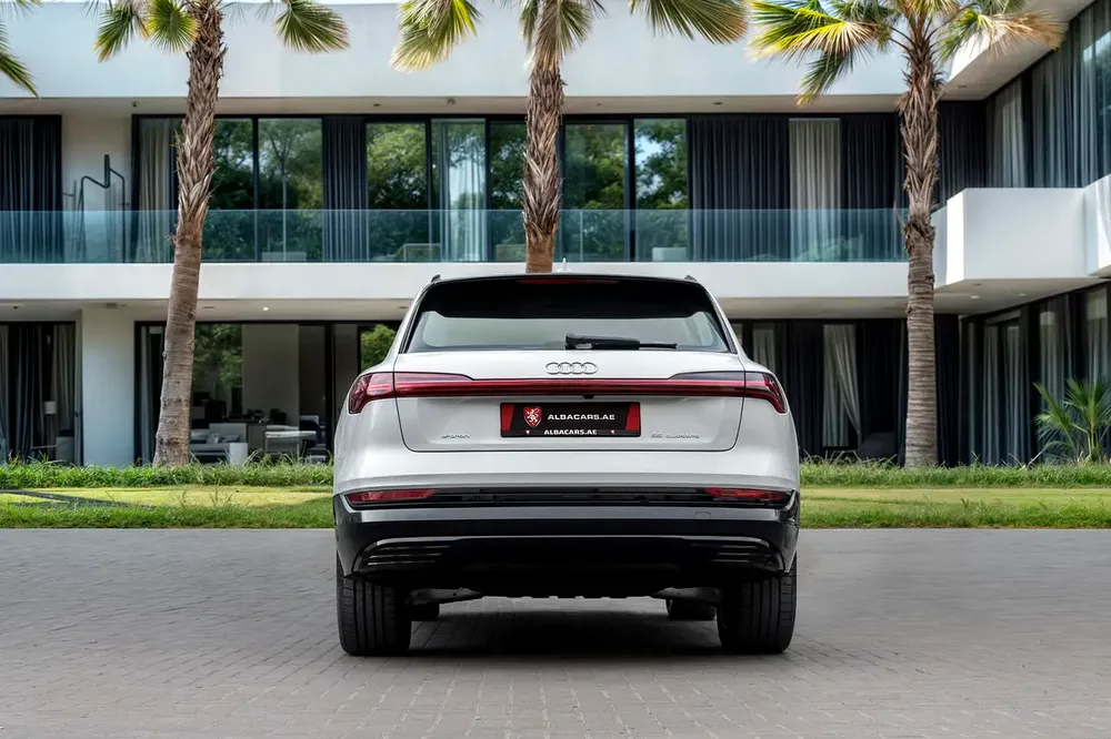3,036 P.M |  E-Tron 55 Quattro Black Edition | 0% Downpayment | E-TRON BLACK EDITION | AGENCY WARRAN - Image 5