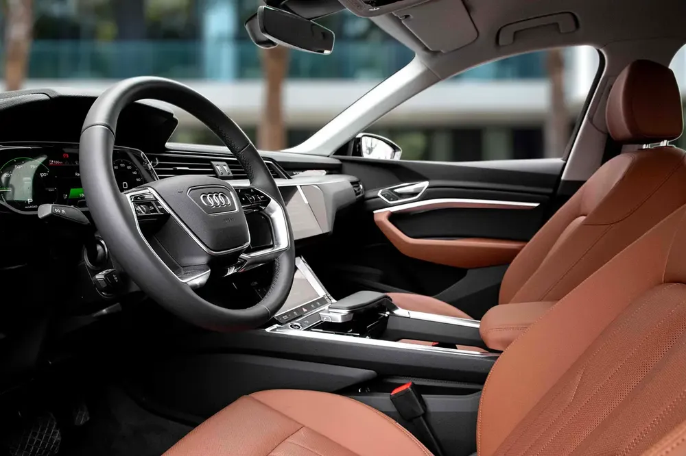 3,036 P.M |  E-Tron 55 Quattro Black Edition | 0% Downpayment | E-TRON BLACK EDITION | AGENCY WARRAN - Image 9