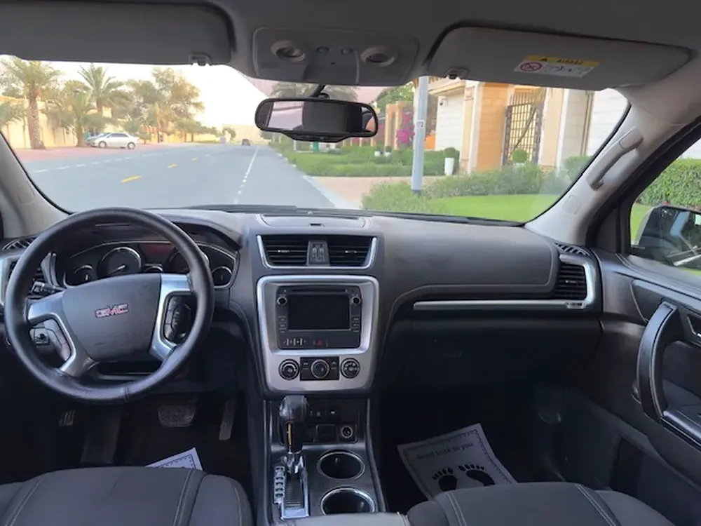 GMC Acadia SLE AWD 2016 - GCC Specs - Well Maintained - Image 10