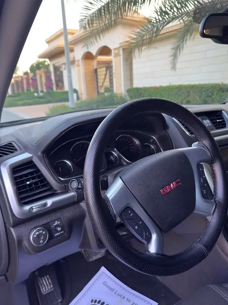 GMC Acadia SLE AWD 2016 - GCC Specs - Well Maintained - Image 11