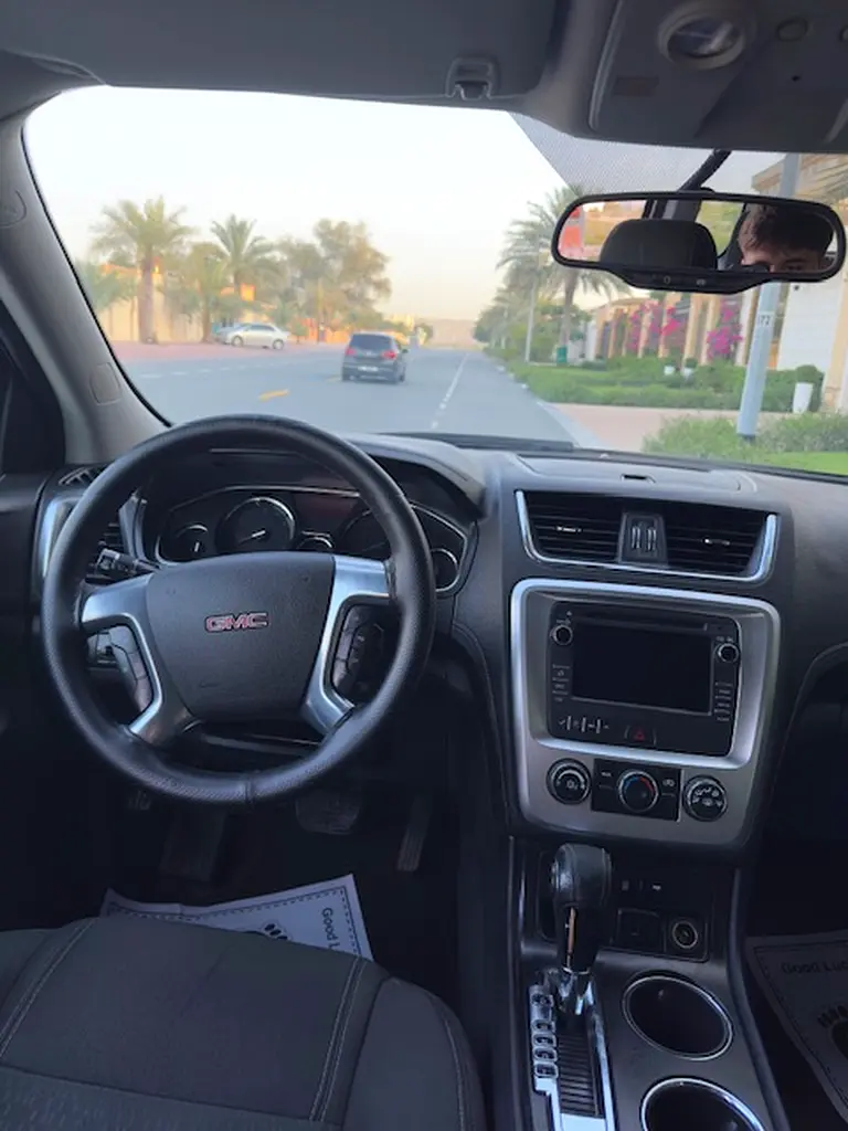 GMC Acadia SLE AWD 2016 - GCC Specs - Well Maintained - Image 13