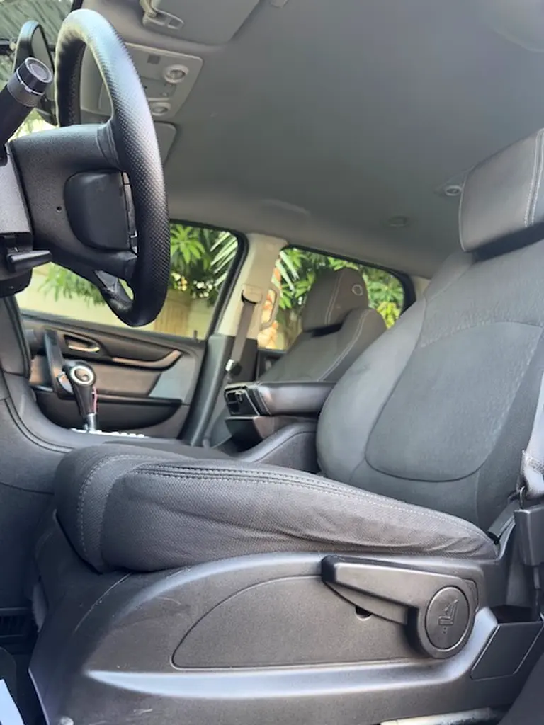 GMC Acadia SLE AWD 2016 - GCC Specs - Well Maintained - Image 8