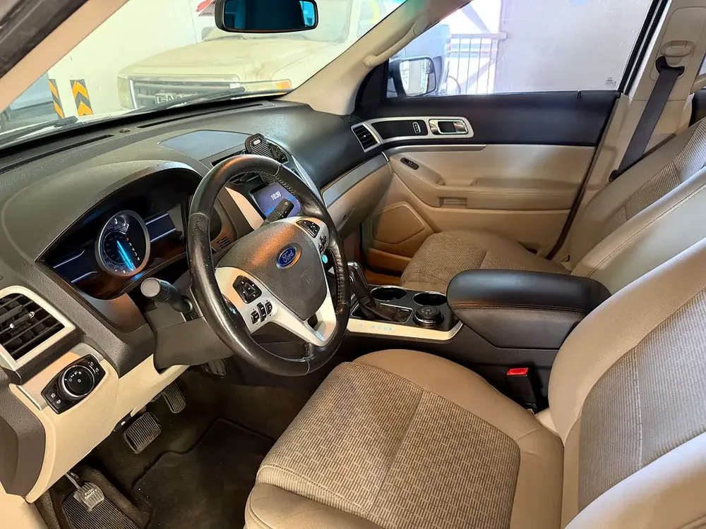 Ford Explorer XLT 2013 GCC Specs- 7 Seater - Well Maintained SUV - Image 7