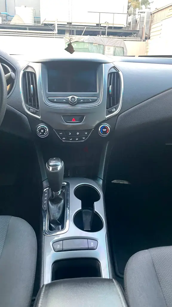 2019 Chevrolet Cruze LT | Efficient  Reliable Sedan - Image 9