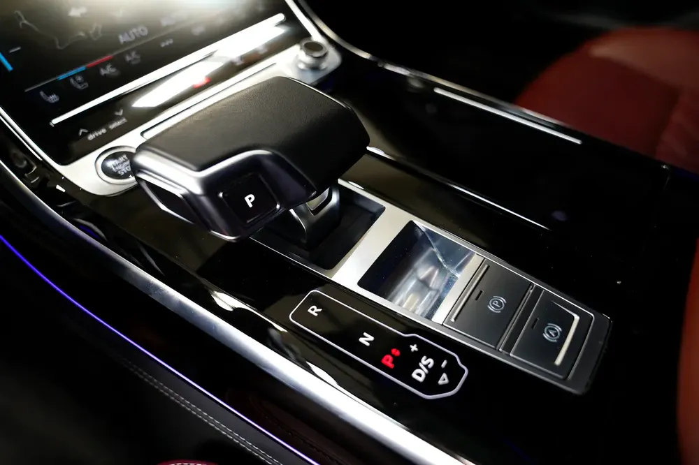 Audi A8L 55 TFSI Quattro - 2023 - Image 11