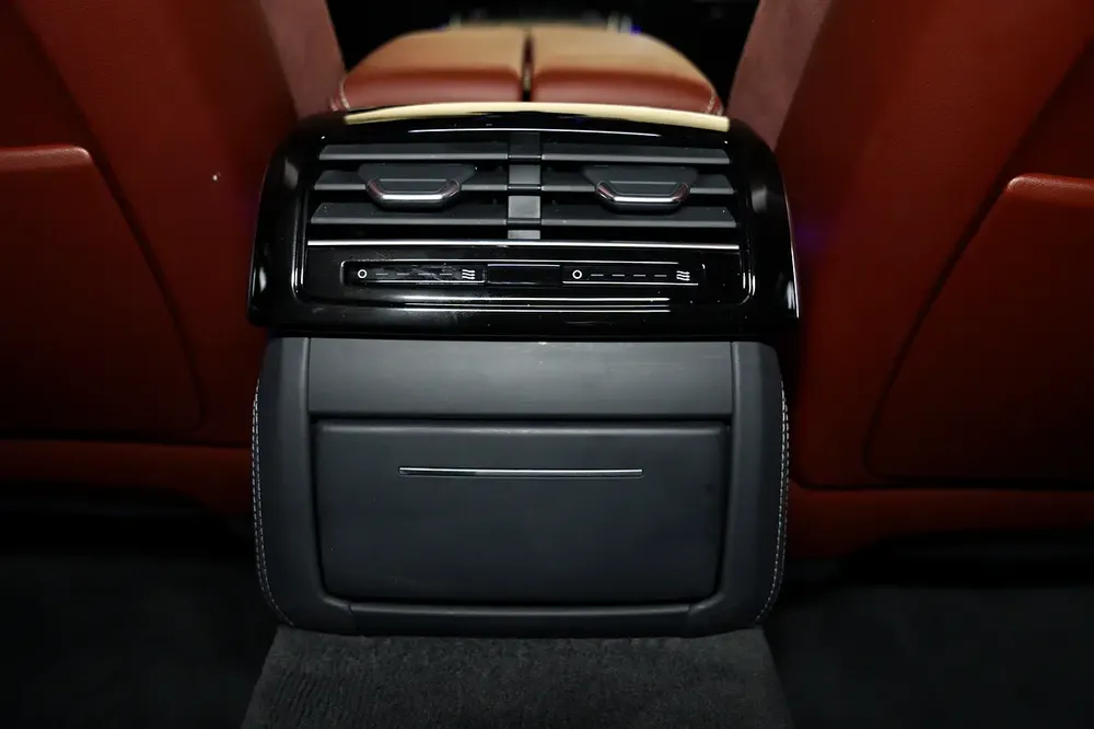Audi A8L 55 TFSI Quattro - 2023 - Image 13
