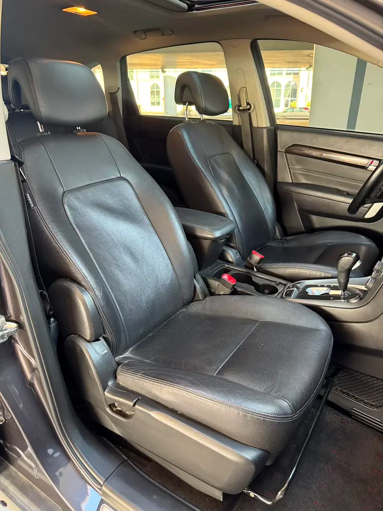 2013 Chevrolet Captiva LTZ Full Option GCC 7 seater - Image 10