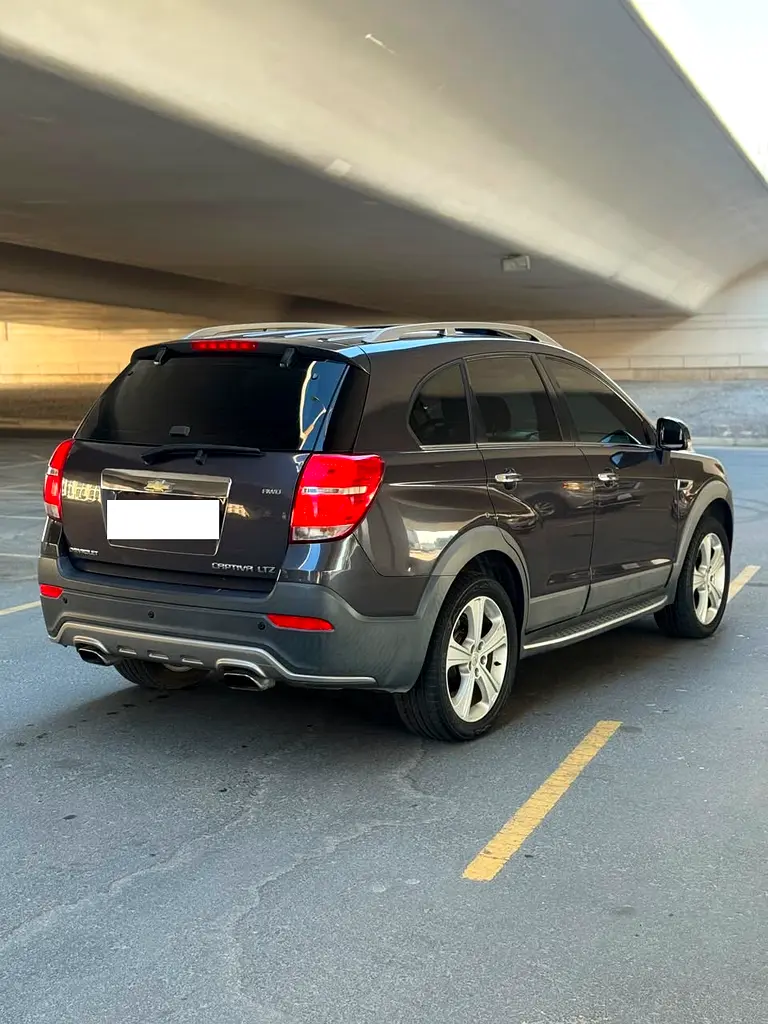 2013 Chevrolet Captiva LTZ Full Option GCC 7 seater - Image 5