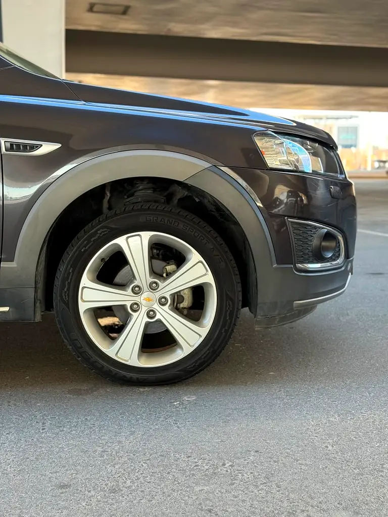 2013 Chevrolet Captiva LTZ Full Option GCC 7 seater - Image 9
