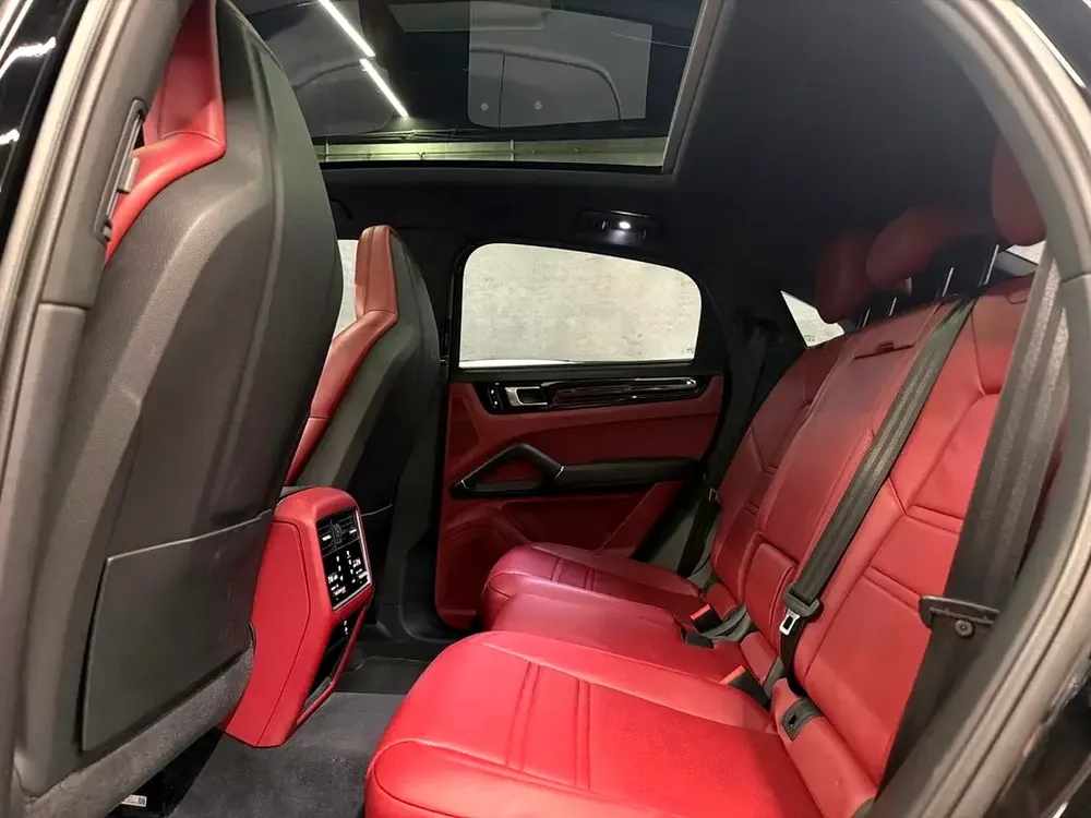 Porsche Cayenne Coupe | Agency Warranty until November 2026 | Full Agency Service History - Image 10