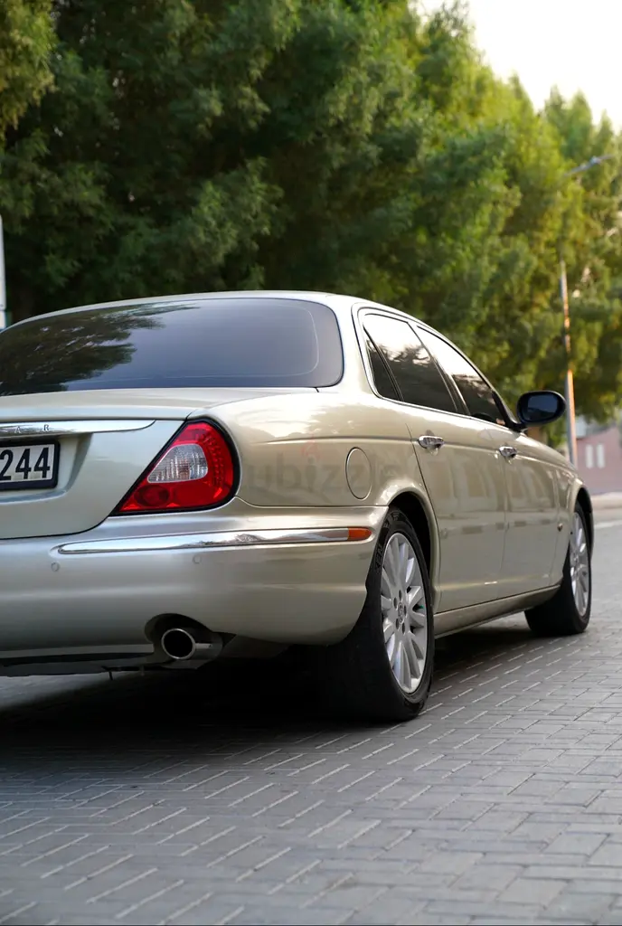 Jaguar XJ 2006 GCC Specs V6 Luxury Sedan - Image 8