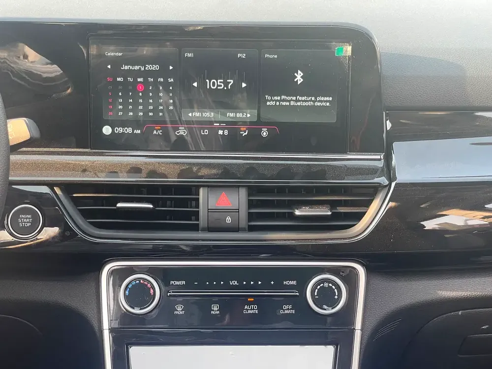 2025 KIA SELTOS 1.5L BLACK ROOF WITH ELECTRIC SEAT - Image 12