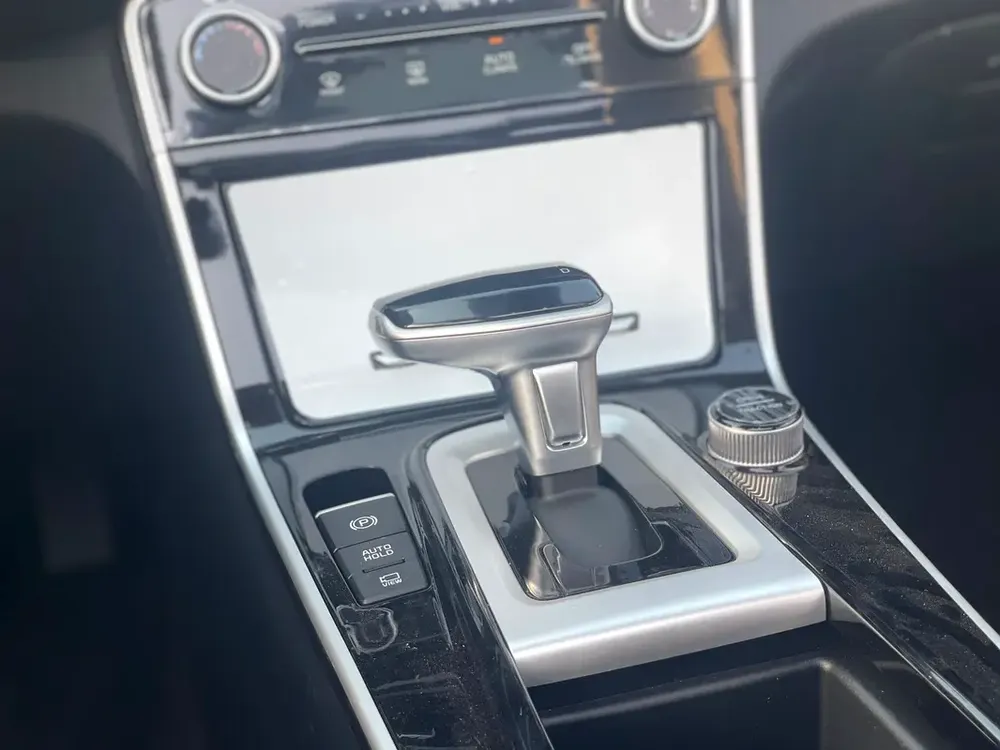 2025 KIA SELTOS 1.5L BLACK ROOF WITH ELECTRIC SEAT - Image 13