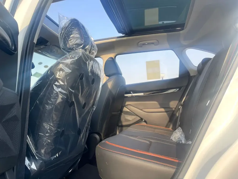 2025 KIA SELTOS 1.5L BLACK ROOF WITH ELECTRIC SEAT - Image 14