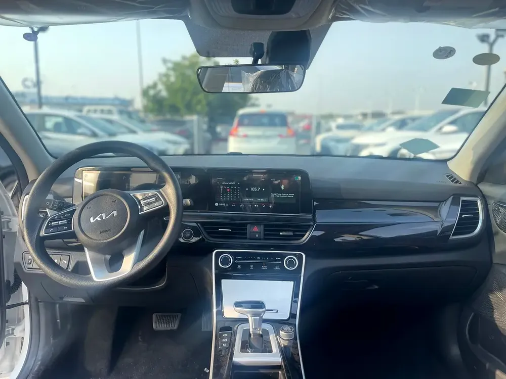 2025 KIA SELTOS 1.5L BLACK ROOF WITH ELECTRIC SEAT - Image 9