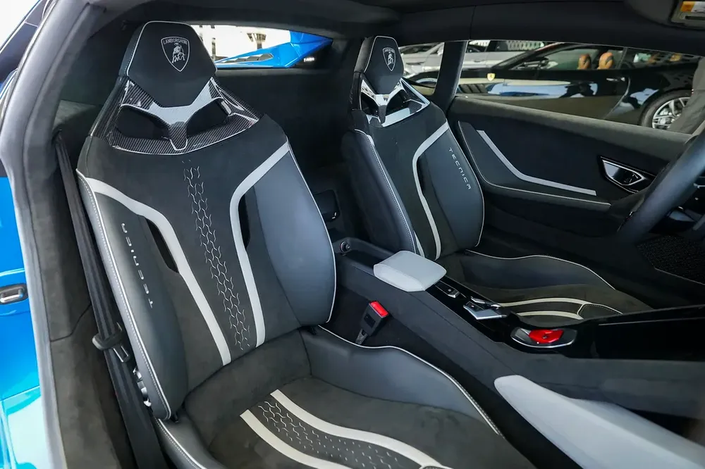 HURACAN TECNICA | CARBON INTERIOR | ALCANTARA SEATS | WARRANTY AVAILABLE - Image 14