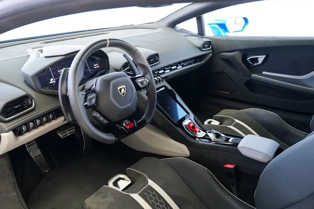 HURACAN TECNICA | CARBON INTERIOR | ALCANTARA SEATS | WARRANTY AVAILABLE - Image 6