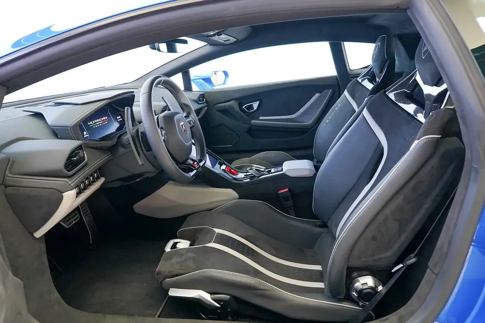 HURACAN TECNICA | CARBON INTERIOR | ALCANTARA SEATS | WARRANTY AVAILABLE - Image 8