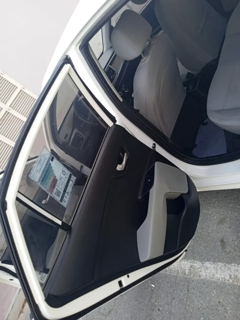 Kia Rio 2019 GCC SPECS LADY DRIVEN - Image 14