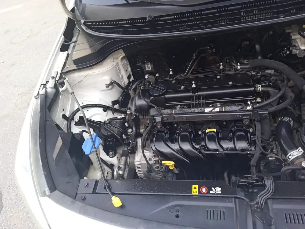 Kia Rio 2019 GCC SPECS LADY DRIVEN - Image 18