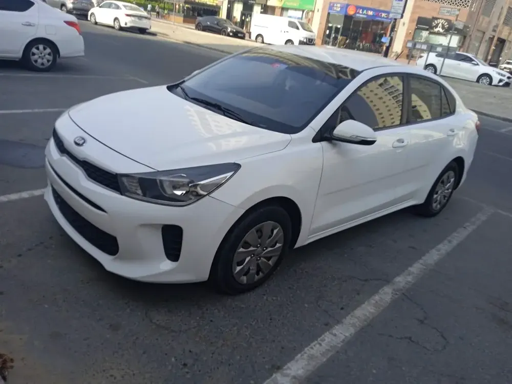 Kia Rio 2019 GCC SPECS LADY DRIVEN - Image 4