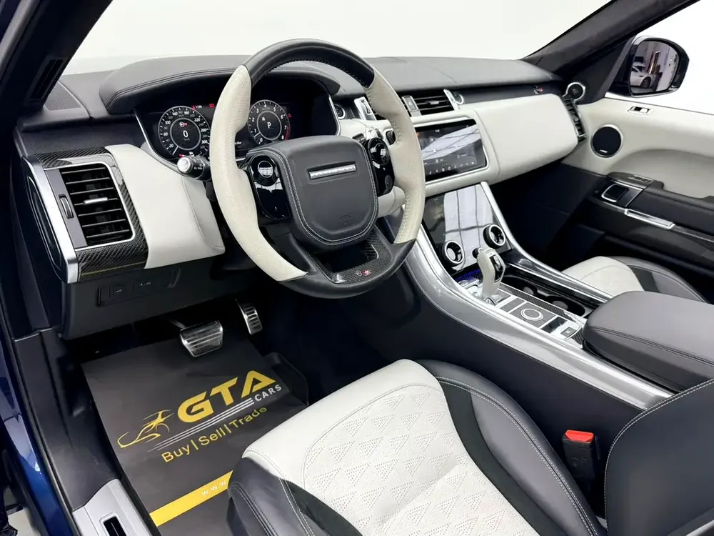 2022 Range Rover Sport SVR Carbon Edition, 2028 RR Warranty, Full RR Service History, Low Km, GCC - Image 11