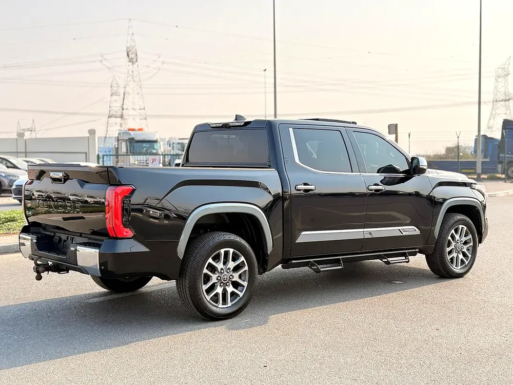 TOYOTA TUNDRA PLATINUM 4x4  - 2023 PANORAMIC ROOF - Excellent Condition  3. 4 - V6 - Image 18